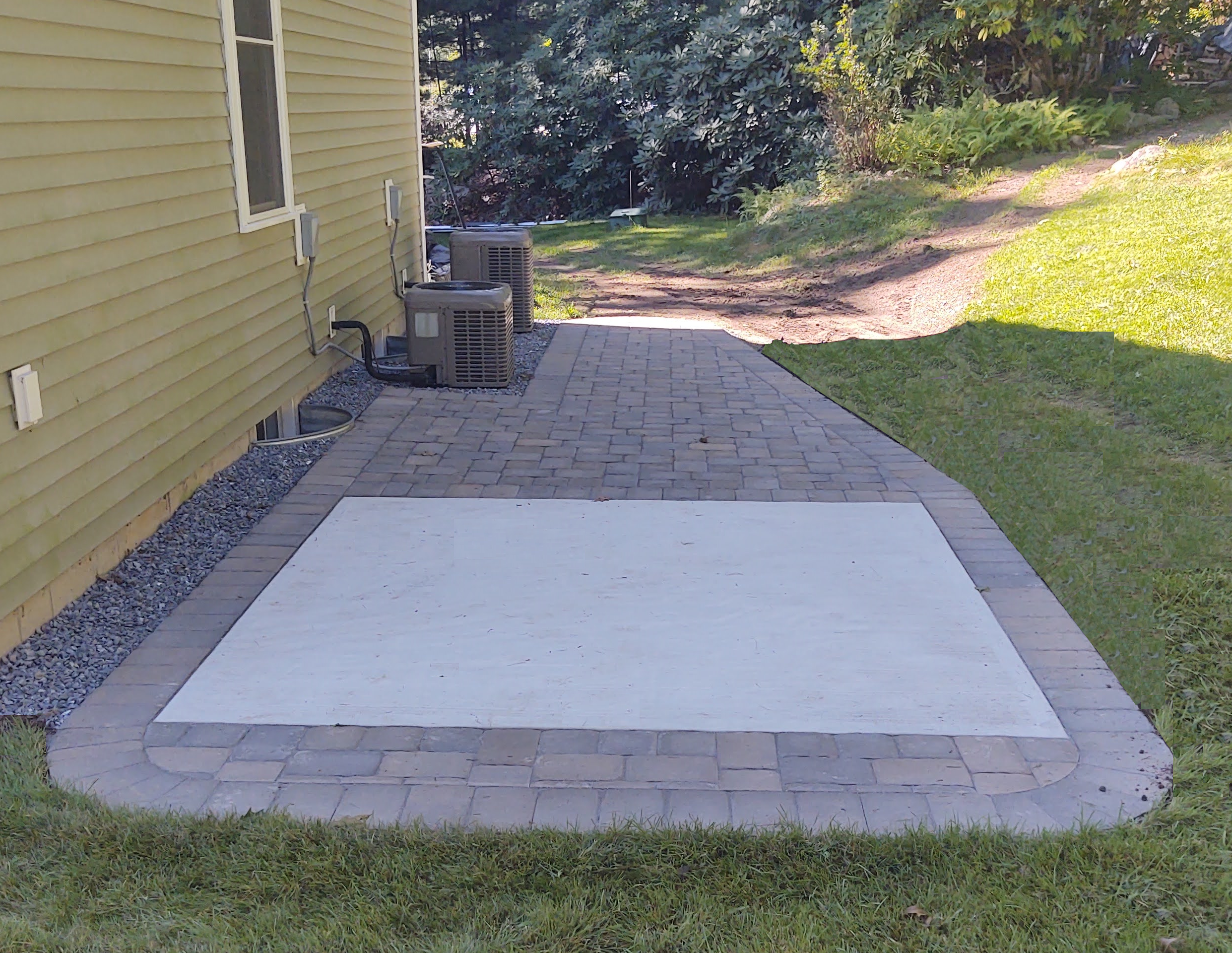 Yankee_Cobble_Patio_and_Hot_Tub_Base_Acton_Massachusetts_3